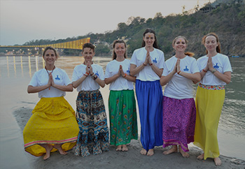 100-hours-yoga-teacher-training